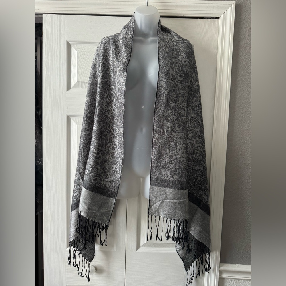🌷Black, White, Grey, Silver Pashmina-Like Scarf Wrap w/ Fringe - Picture 4 of 8